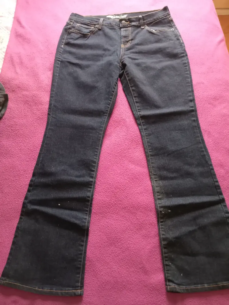 Jeans bootcut azul oscuro para mujer