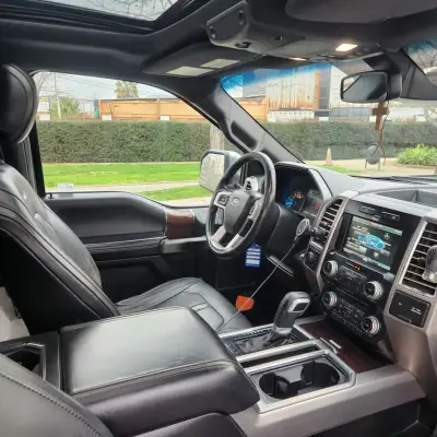 Camioneta Ford F-150 2016 en buen estado - miniatura 5