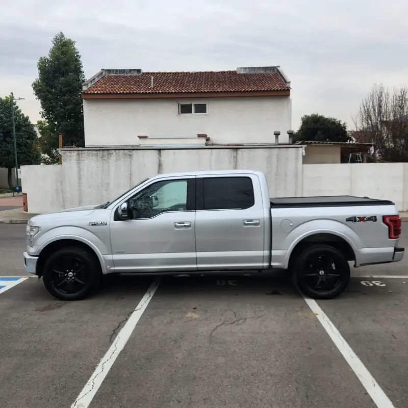 Camioneta Ford F-150 2016 en buen estado - 6