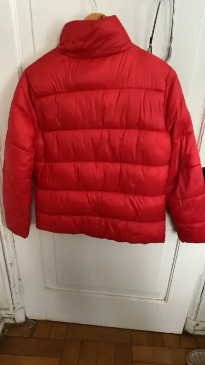 Chaqueta acolchada roja para mujer - miniatura 2