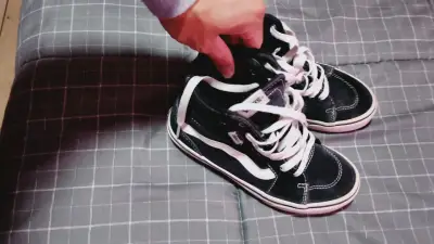 Zapatillas Vans negras de caña alta talla 23 - miniatura 1