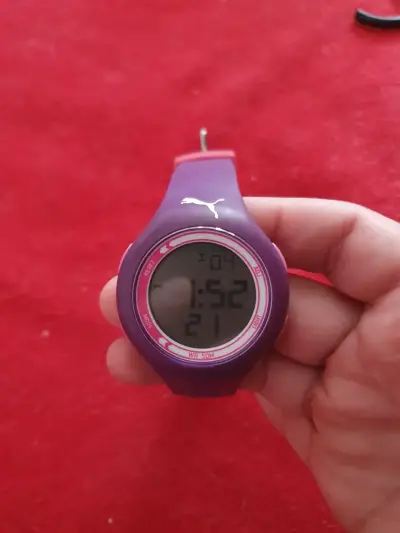 Reloj digital deportivo púrpura Puma - miniatura 1