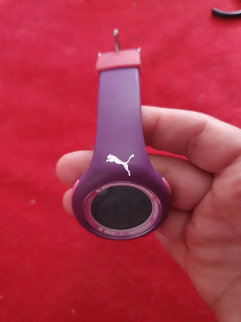 Reloj digital deportivo púrpura Puma - 2