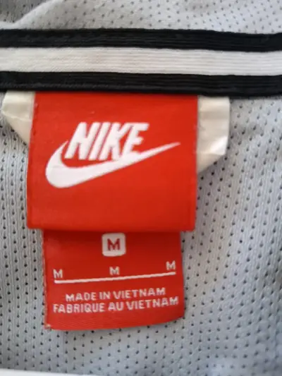 Cortaviento Nike con capucha para hombre - miniatura 3