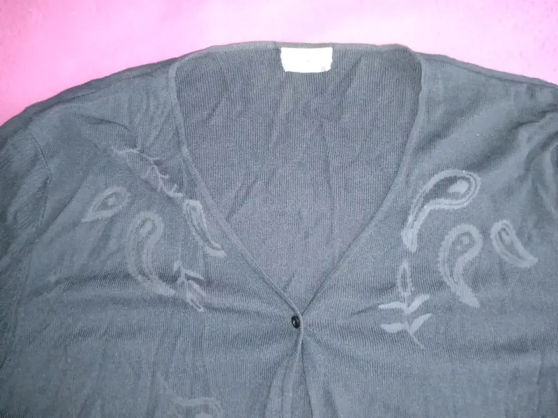 Cardigan negro con diseño floral - 2