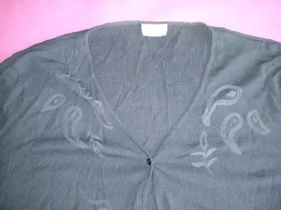 Cardigan negro con diseño floral - miniatura 2