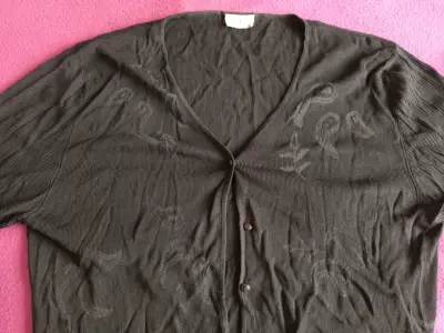 Cardigan negro con diseño floral - miniatura 3