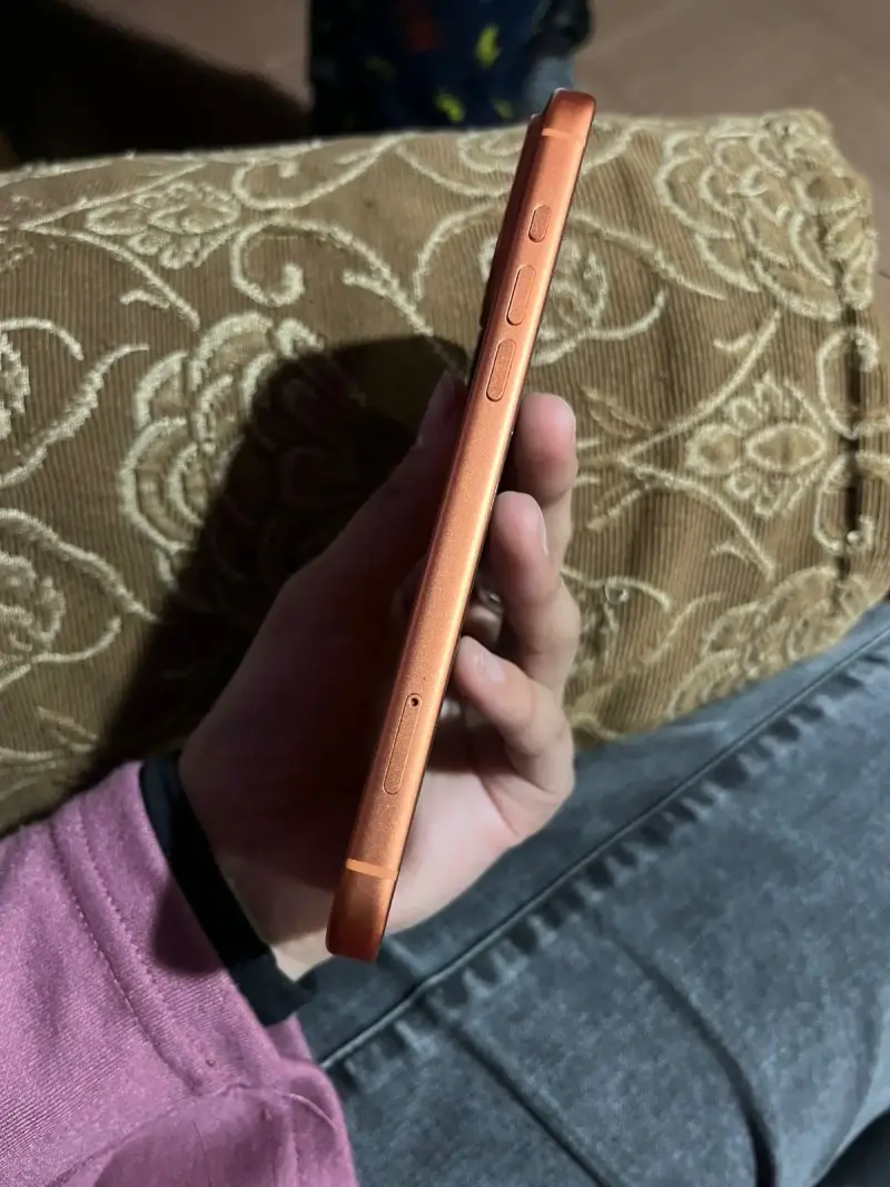 Smartphone color cobre en buen estado - 4
