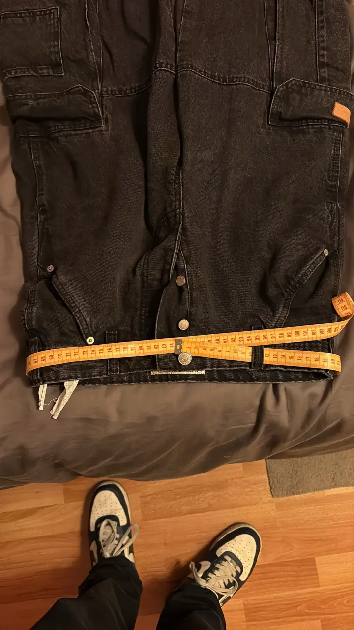 Pantalones cargo negros Zara con bolsillos - 3