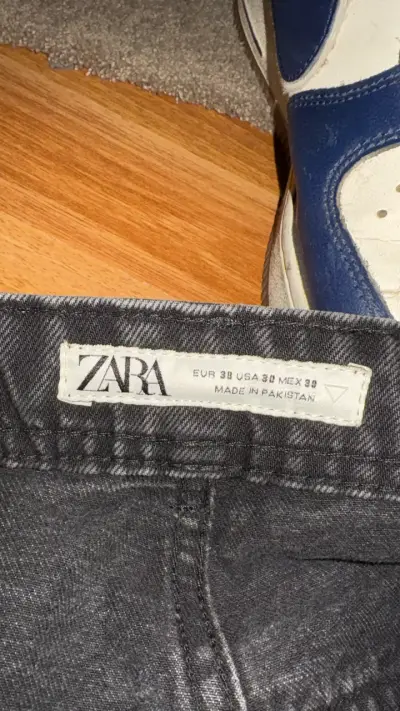 Pantalones cargo negros Zara con bolsillos - miniatura 6