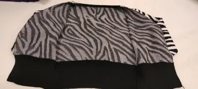Cardigan de punto con diseño de cebra - miniatura 4