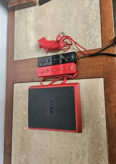 Nintendo Wii Mini Roja + 2 Controles + Smash Bros - miniatura 6