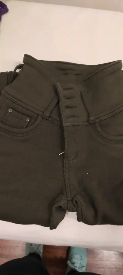 Pantalón tiro alto verde petróleo ,con polar - miniatura 3