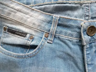 Jeans Calvin Klein para mujer en azul claro - miniatura 3