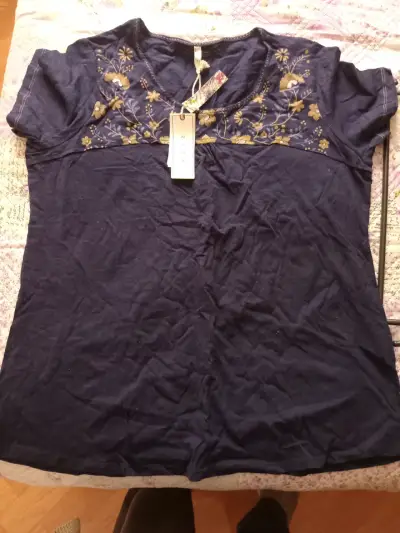 Blusa azul bordada para mujer - miniatura 1