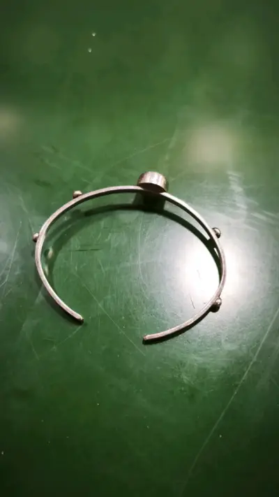 Pulsera Artesanal de plata con piedra azul - miniatura 2