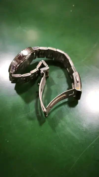 Reloj Festina de Titanio Resistente al Agua - miniatura 2
