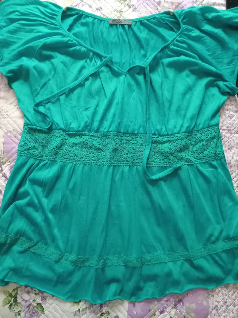 Blusa verde con encaje para mujer Wadós - 1