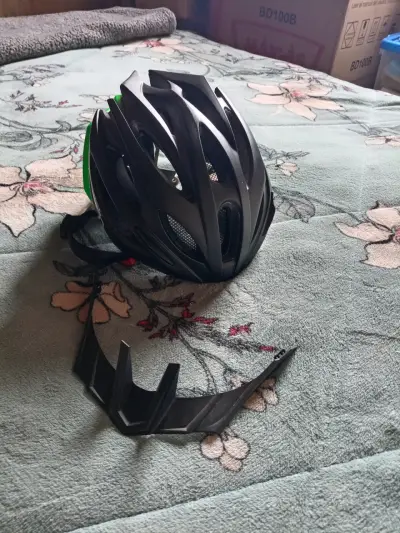 Casco de bisicleta - miniatura 1