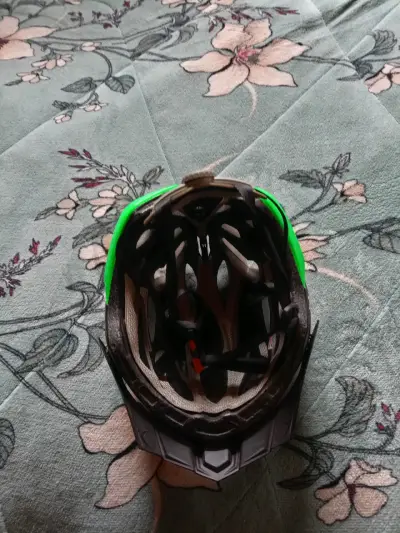 Casco de bisicleta - miniatura 4