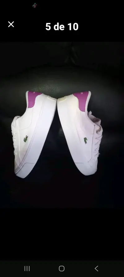 Zapatillas blancas Lacoste con detalles morados - miniatura 4