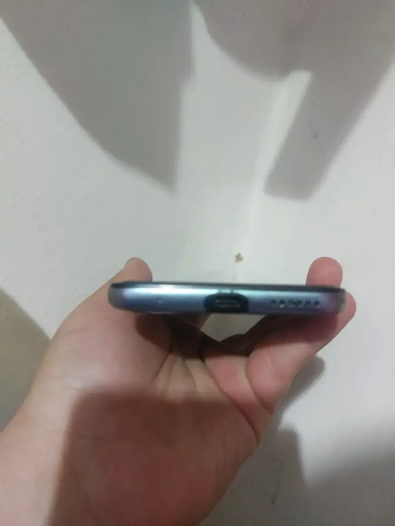 Smartphone Motorola con triple cámara trasera - 2