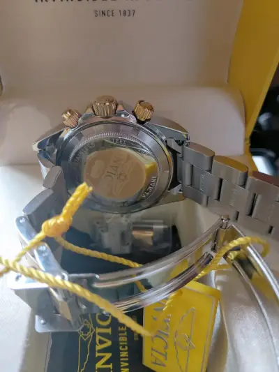 Reloj Invicta de acero inoxidable con caja original - miniatura 4