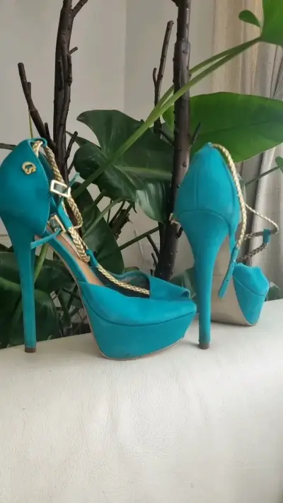 Tacones altos turquesa con plataforma - miniatura 1