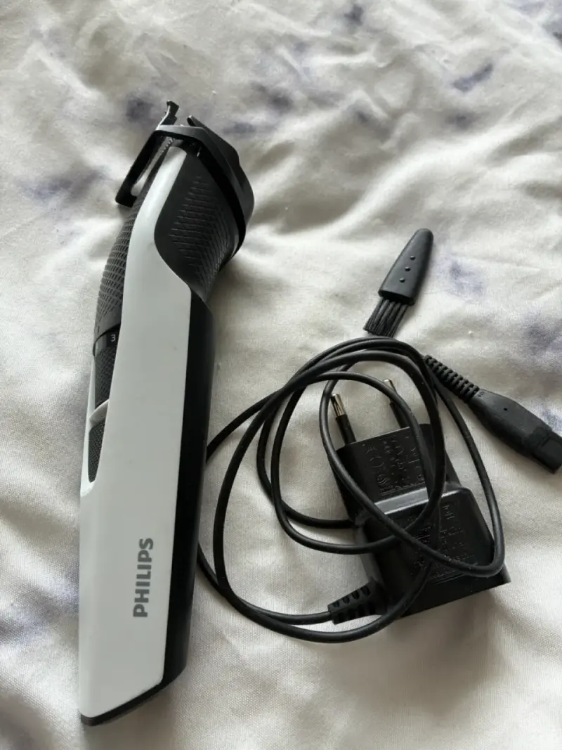 Cortadora de Barba Philips con Accesorios - 1