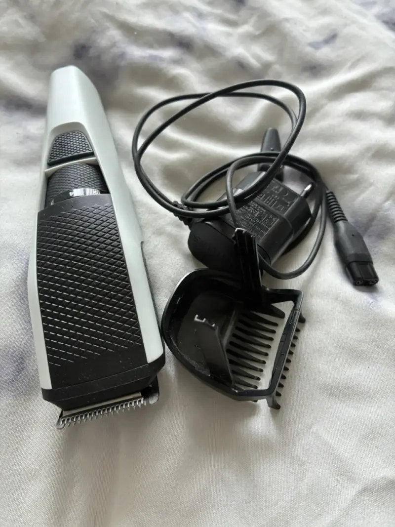 Cortadora de Barba Philips con Accesorios - 2