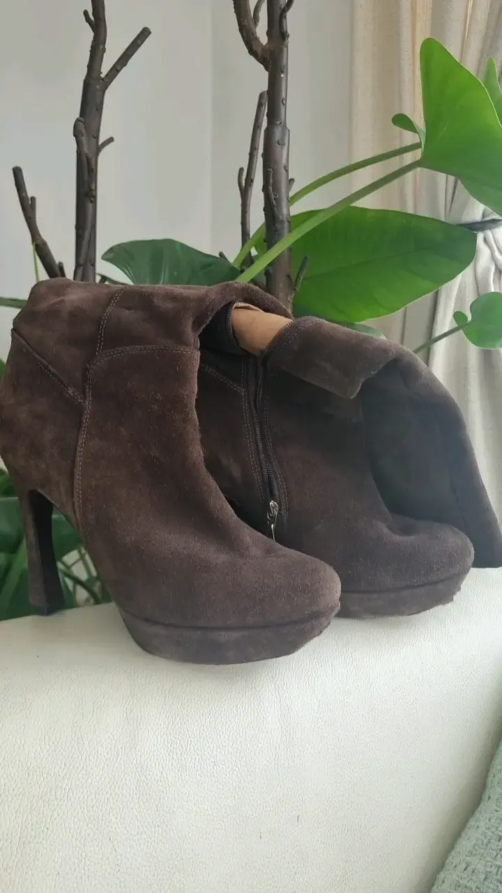 Botines de gamuza marrón con tacón alto - 5