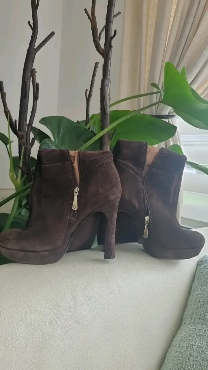 Botines de gamuza marrón con tacón alto - 6