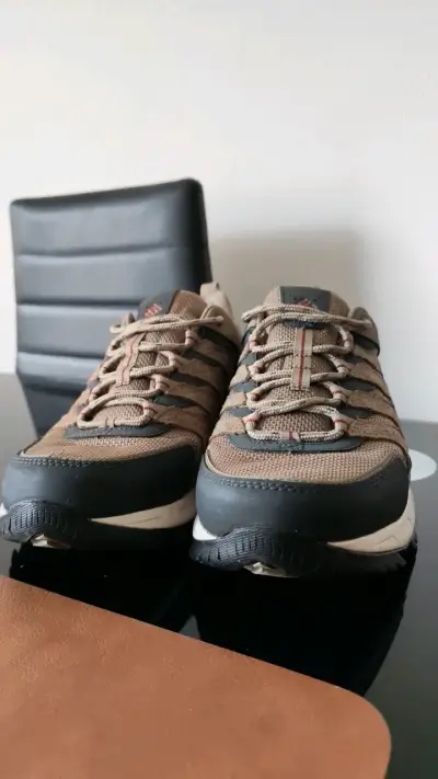 Zapatillas waterproof marrones para hombre - miniatura 1