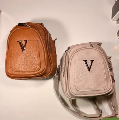 Mochilas de cuero sintético con diseño elegante - miniatura 1