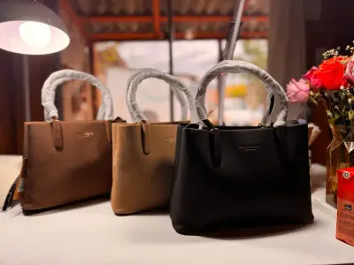 Cartera de cuero en varios colores - miniatura 1