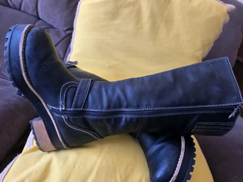 Botas de cuero negras con cierre lateral - 2
