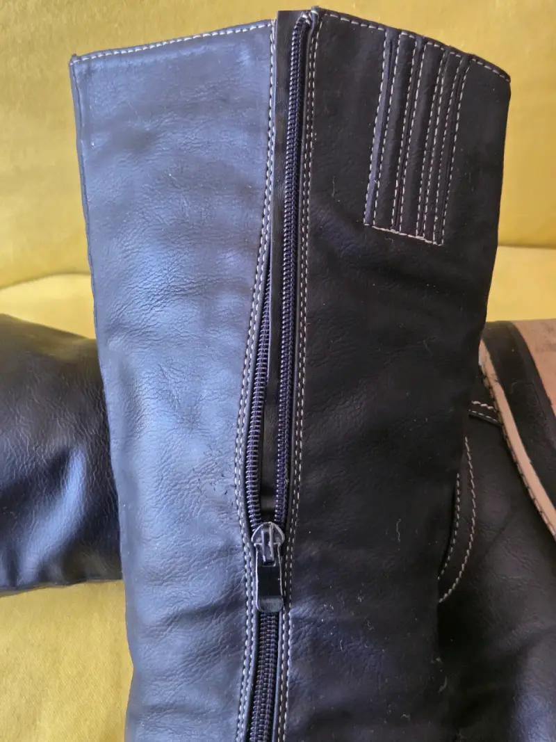 Botas de cuero negras con cierre lateral - 4