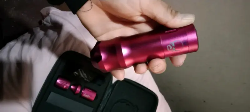 Máquina de tatuar rotativa nueva con estuche - 3