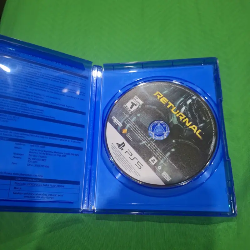 Juego PS5 Returnal en buen estado - 2