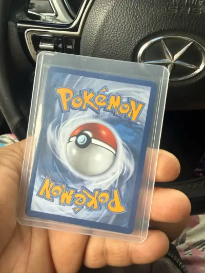 Carta Pokémon Charizard 1995 30 aniversario - miniatura 2