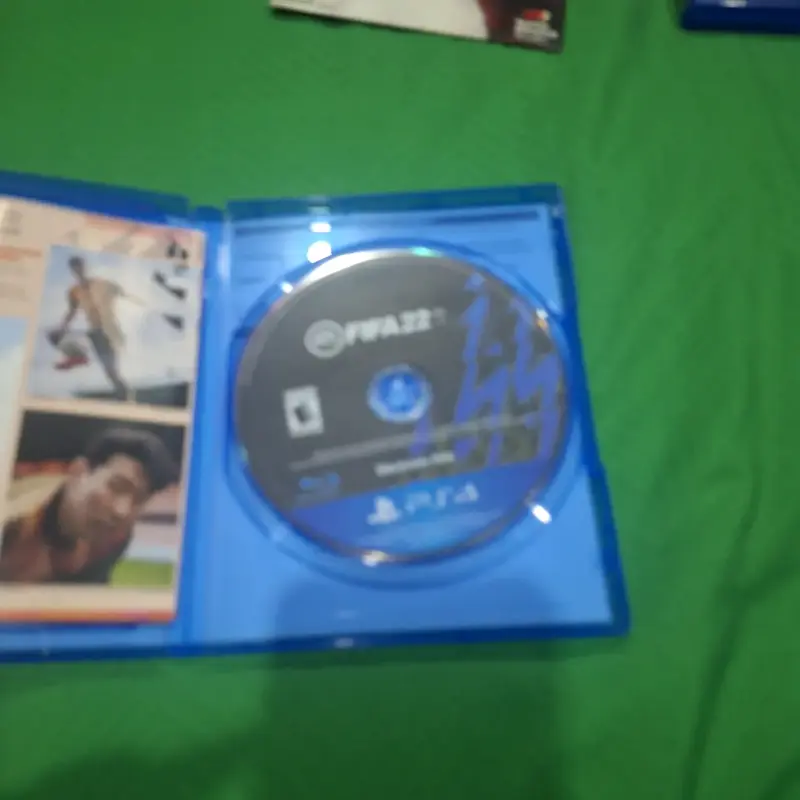 Juego FIFA 22 para PS4 en buen estado - 2