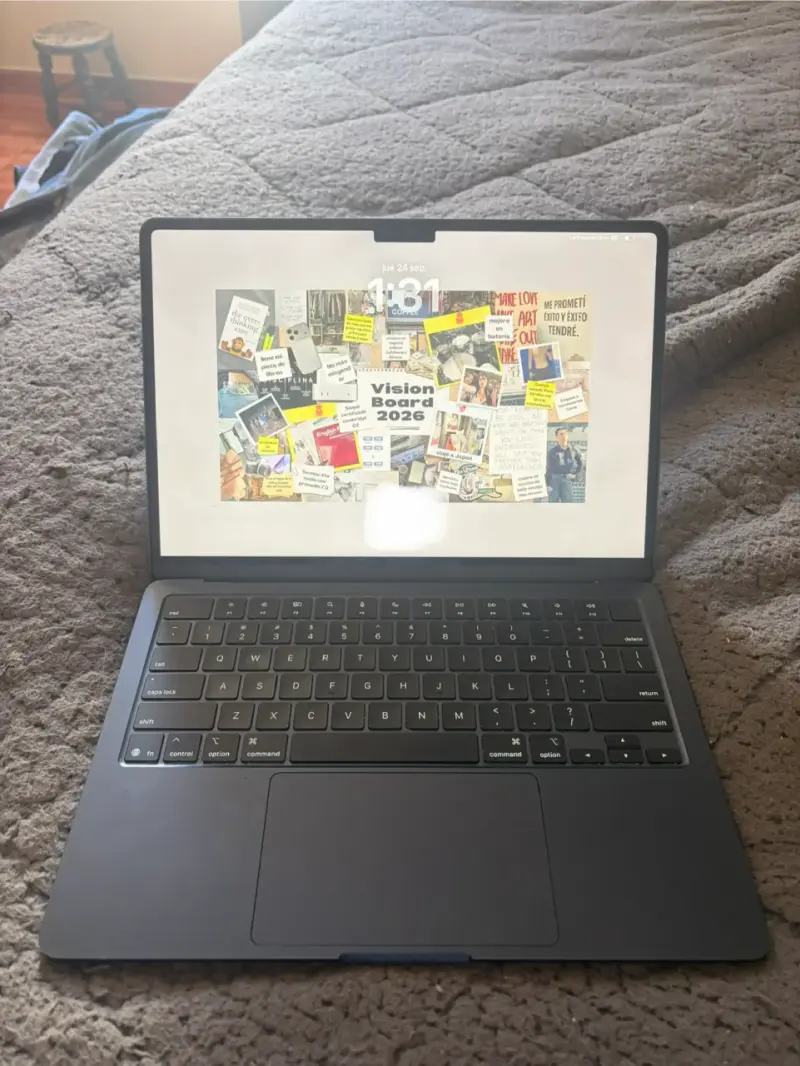 Laptop Apple MacBook Air M4 Gris Espacial - 3