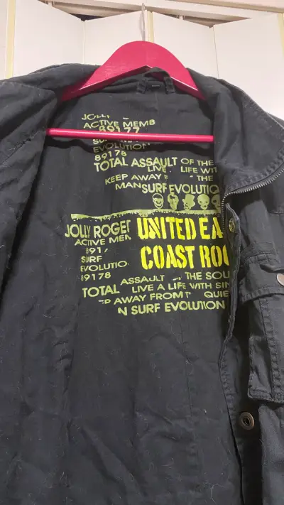 Chaqueta negra estilo militar - miniatura 2