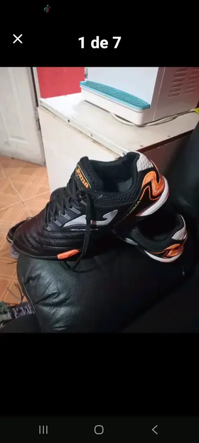 Zapatillas deportivas Joma negras y naranjas - miniatura 1