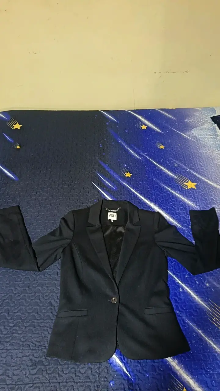 Blazer negro elegante para mujer marca Ash