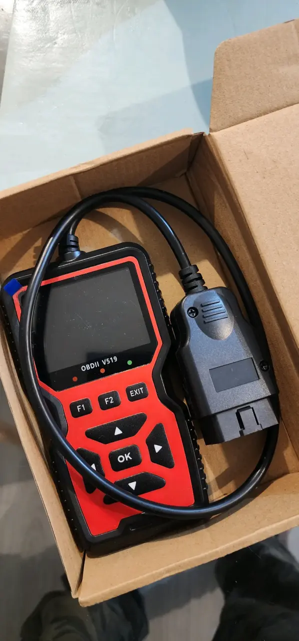 Escáner Automotriz OBDII V519 para Diagnóstico de Vehículos