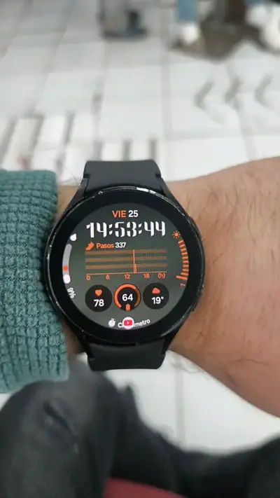 Samsung Galaxy Watch 4-LTE, 44mm con cargador y ca - miniatura 1