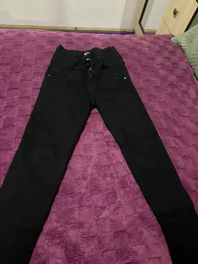 Lote de pantalones de mezclilla y cargo para mujer - miniatura 4