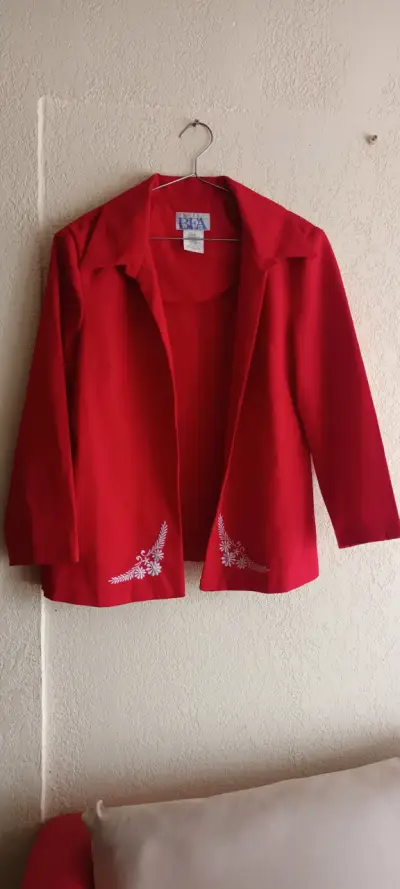Chaqueta Roja con Bordado Floral para Mujer - miniatura 1