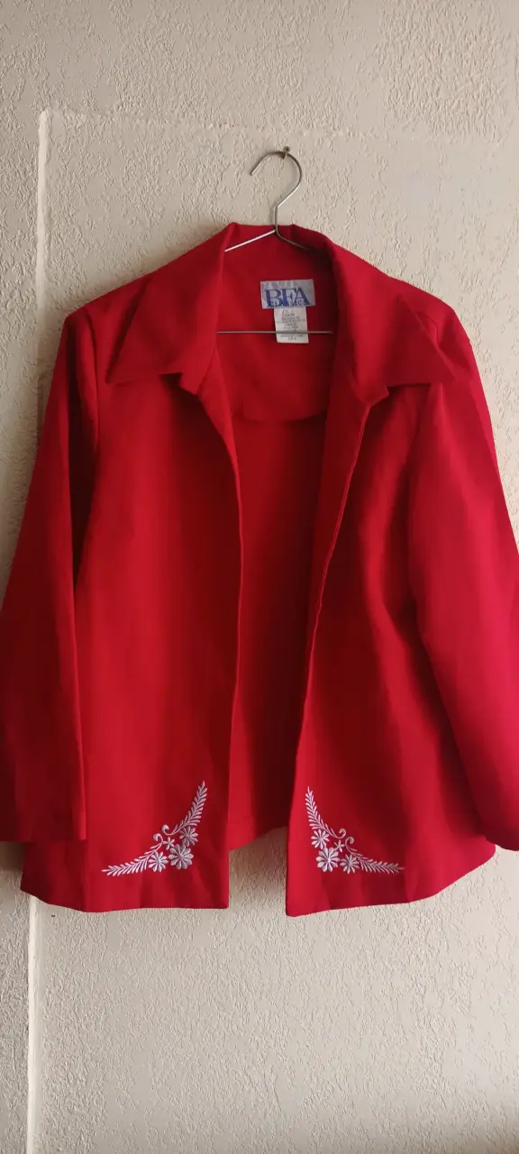 Chaqueta Roja con Bordado Floral para Mujer - 2